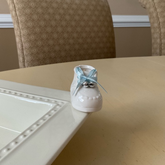 Baby Bootie Platter Decoration - Blue Ribbon - Picture 2 of 5